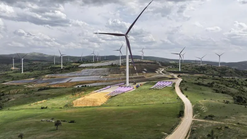 Enerji piyasalarında uygulanacak idari para cezalarında artış Buna göre, doğal gaz, petrol, sıvılaştırılmış petrol gazları ve elektrik piyasalarında faaliyet gösteren gerçek