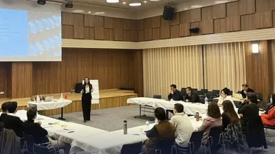 Programın ikinci oturumunda, katılımcılar iş dünyasının hızla değişen dinamiklerine uyum