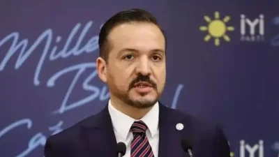 Önce genel seçimler ardından yerel seçimlerin ardından peş peşe istifalarla