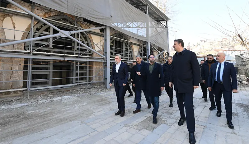 Kahramanmaraş Büyükşehir Belediye Başkanı Fırat Görgel, şehre gelen Vakıflar Genel