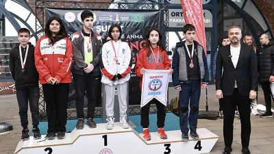 Onikişubat Belediyesi olarak, sadece şehrimizi yeniden inşa etmekle kalmıyor, aynı