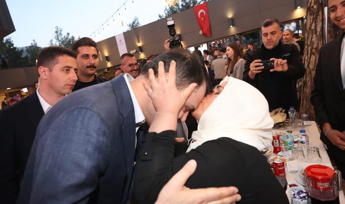 İftar programında konuşan Bakan Kurum, "2025 yılı sonuna kadar deprem