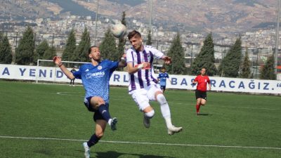 Maçın bitiş düdüğüyle birlikte Kahramanmaraş İstiklalspor, hanesine altın değerinde 3