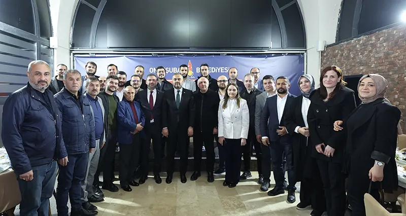 İftar vesilesiyle muhtarlarla bir arada olmaktan duyduğu memnuniyeti dile getiren