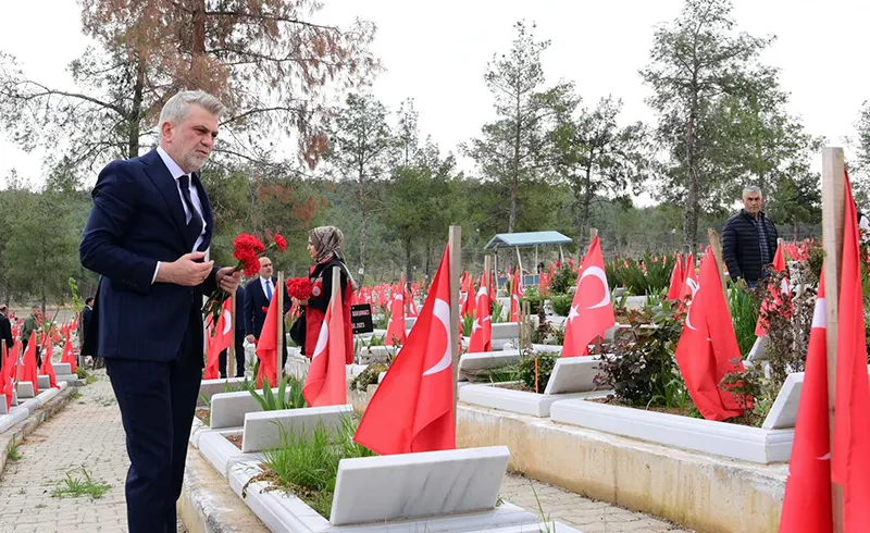 Aziz şehitlere ve 6 Şubat depremlerinde hayatını kaybeden vatandaşlara Allah’tan