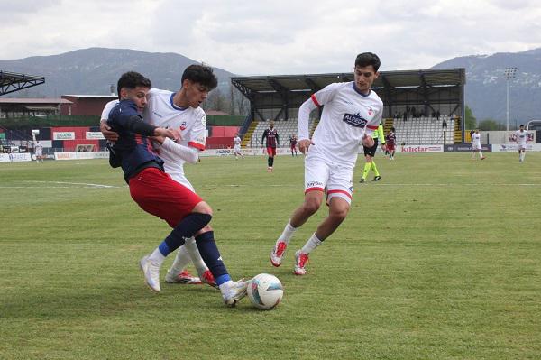 Müsabakanın 90 dakikası, Düzcespor’un üstünlüğü ile geçti. Kırmızı-lacivertli takım, önceki