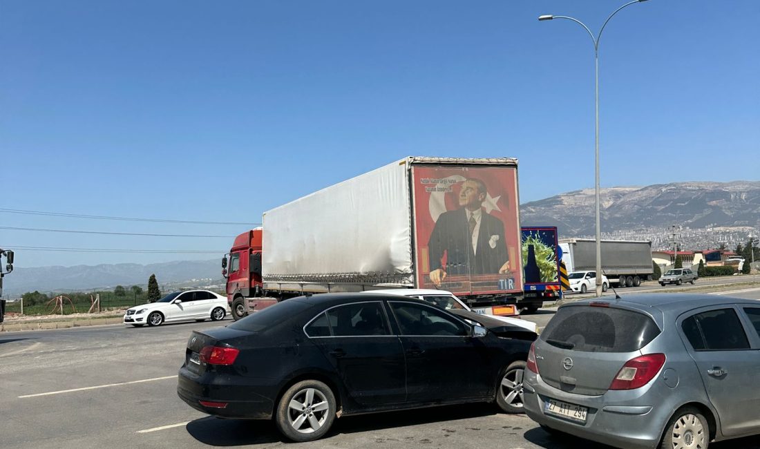 Edinilen bilgilere göre, servis yolundan kontrolsüz şekilde ana yola çıkan
