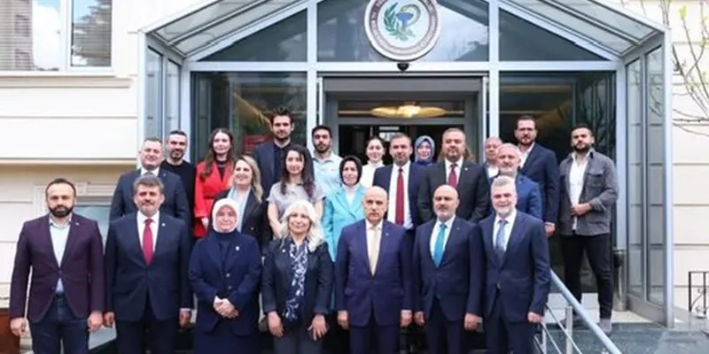 ak parti kahramanmaras teskilatindan eczacilar odasina ziyaret