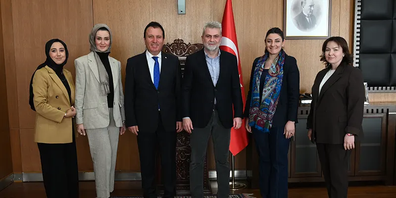 SANAYİDE KADIN ELİ PROJESİ İÇİN İLK İMZALAR ATILDI Protokol törenlerine, Kahramanmaraş Valisi Mükerrem Ünlüer ve Kahramanmaraş Büyükşehir Belediye