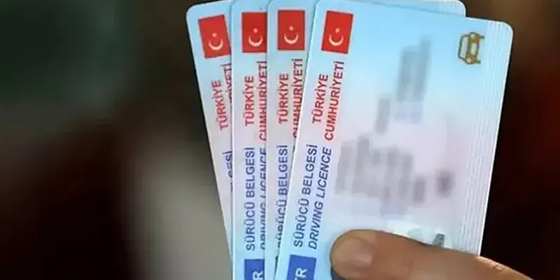 Nüfus ve Vatandaşlık İşleri Genel Müdürlüğü, sürücü belgelerinin üzerinde yer