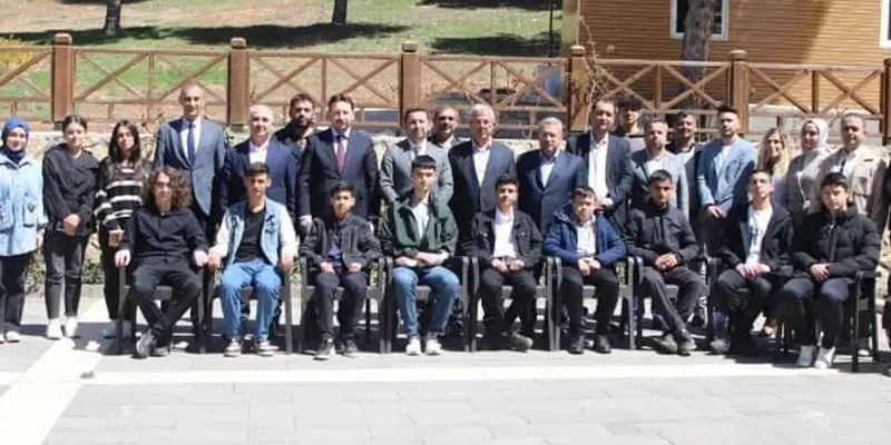 yalniz ardicta siir dolu bir gun yasandi