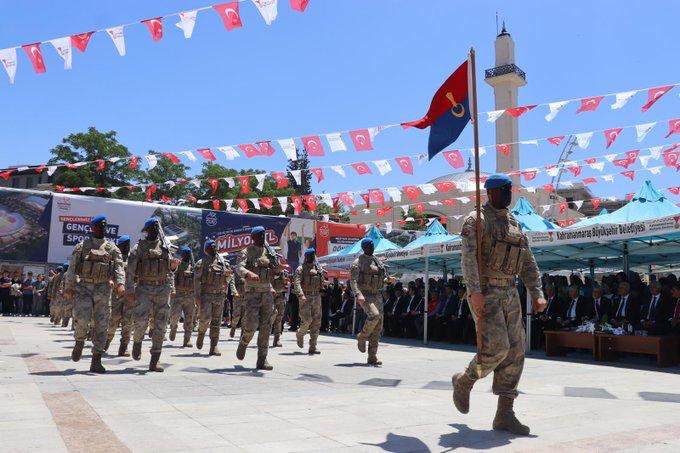 Etkinlikler kapsamında, jandarma komandoları, disiplinli ve yüksek ustalıkla tüfekli hareketler