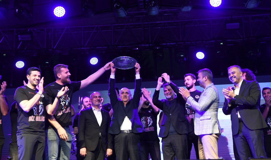 Türkiye Basketbol 2. Ligi’nde gösterdiği başarılı performansla sezonu ikinci sırada