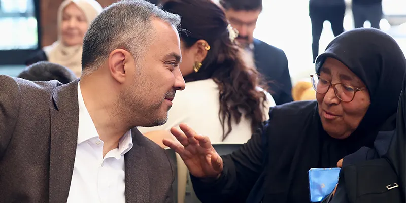 Buradaki annelerimiz, ülkenin bağımsızlığı uğruna can vermiş evlatların, şehitlerimizin elleri