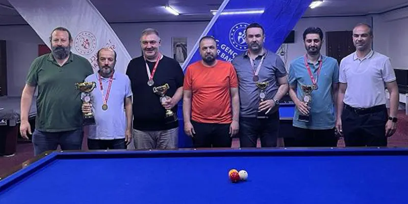 Kahramanmaraş Bilardo İl Temsilcisi Ali Osman Yaman, ödül töreninde yaptığı