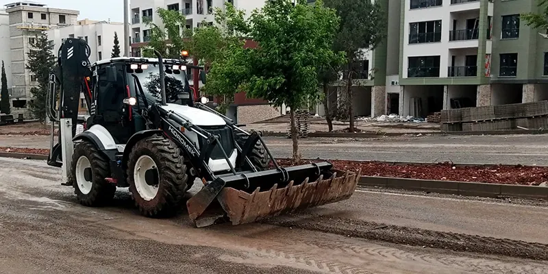 Şehir merkezinde öğleden sonra etkili olan sağanak yağışın ardından Kahramanmaraş