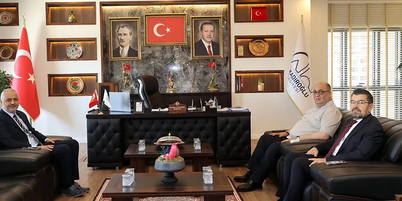 Dulkadiroğlu ve Andırın Arasında İş Birliği Mesajı Dulkadiroğlu Belediyesi hizmet binasında gerçekleşen görüşmede, iki ilçe arasında gerçekleştirilebilecek