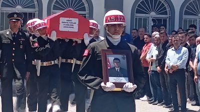 Aslen Kahramanmaraş’ın Dulkadiroğlu ilçesine bağlı Ballıca Mahallesi nüfusuna kayıtlı olan