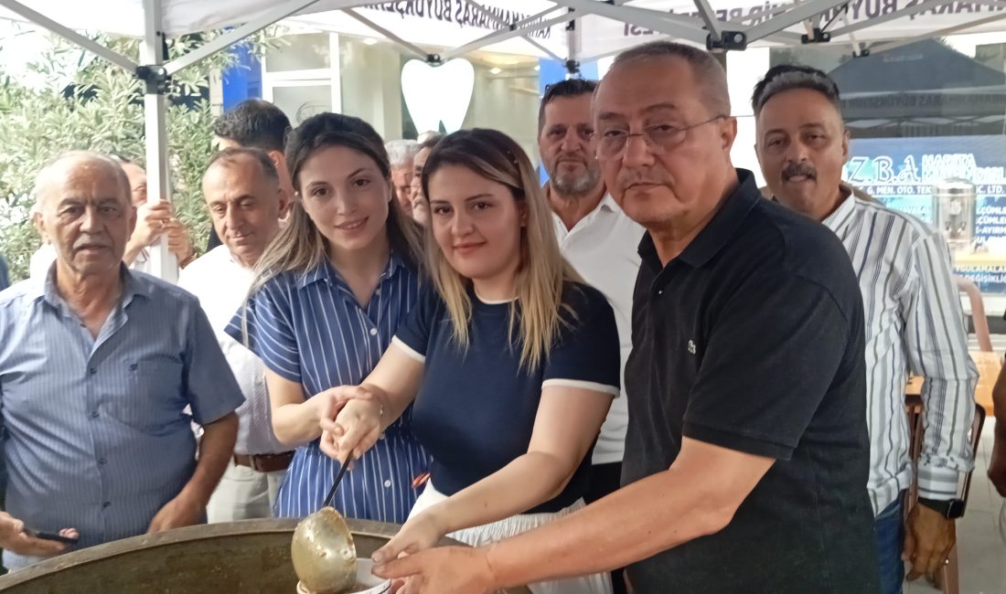 Poliklinik önünde düzenlenen etkinliğe vatandaşlar yoğun ilgi gösterdi. Etkinlik kapsamında