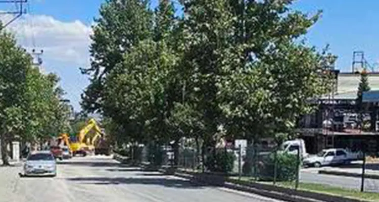 Kahramanmaraş’ta altyapı çalışmaları nedeniyle Diş Hastanesi Kavşağı ile eski Namık