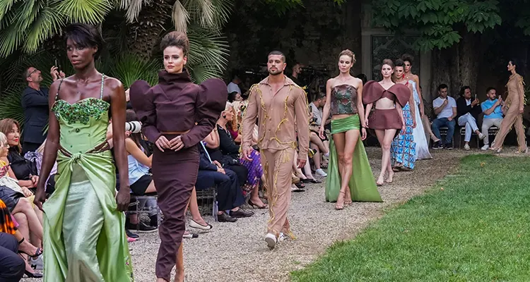 Gecede, IFA PARIS İstanbul mezunları Afreen Alvi, Eleni Korelidi, Jude