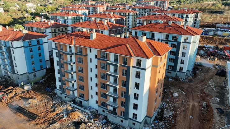 Yapılan toplantıda daire başı yaklaşık 32 bin TL'lik kömür temini