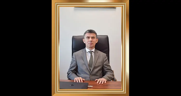 Koç'un dizelerinde Ahır Dağı'nın etekleri, bereketli ovaları, Sır Barajı ve