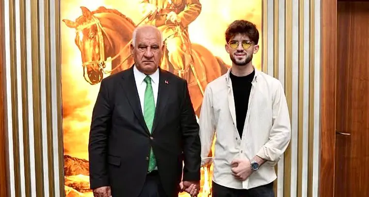 Başarılı sporcu Abdurrahman Gülmez, daha önce de üç kez Türkiye