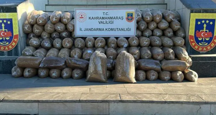 Kahramanmaraş’ta jandarmadan peş peşe operasyon Operasyonlarda; 2 adet ruhsatsız tabanca, 5 adet av tüfeği, 63