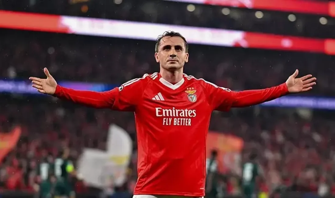 Kerem Aktürkoğlu, Fenerbahçe’yi seçti: Transfer tamamlandı Fenerbahçe, uzun süredir gündemde olan transferde muradına erdi. Benfica, resmi