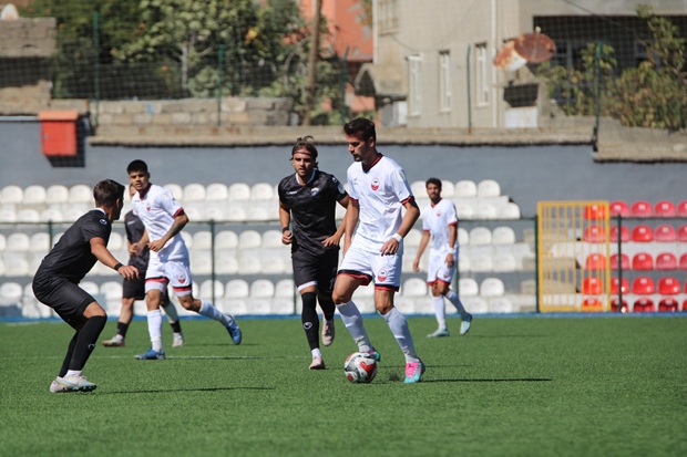 Ligde oynadığı ilk iki maçını mağlubiyetle kapatan Kahramanmaraşspor, taraftarlarının yoğun