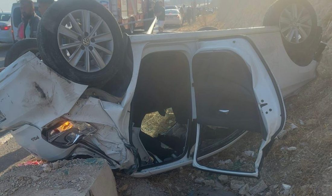 Kahramanmaraş’ta otomobil takla attı: 4 yaralı Edinilen bilgiye göre; Onikişubat ilçesi Kuzey Çevre yolu üzerinde seyir