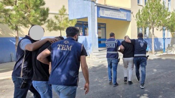 Göksun’da marketi kundaklamışlardı yakalandılar Edinilen bilgiye göre; Göksun İlçe Emniyet Müdürlüğü ekipleri, 23 Eylül