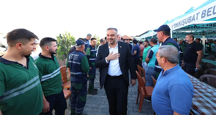 Onikişubat Belediye Başkanı Hanifi Toptaş, ilçenin temizliği için özveriyle görev