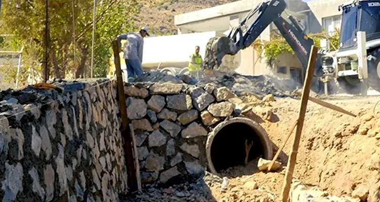 beyoglunda vatandaslar memnun otuz yildir gelmeyen hizmeti mehmet baskan getirdi
