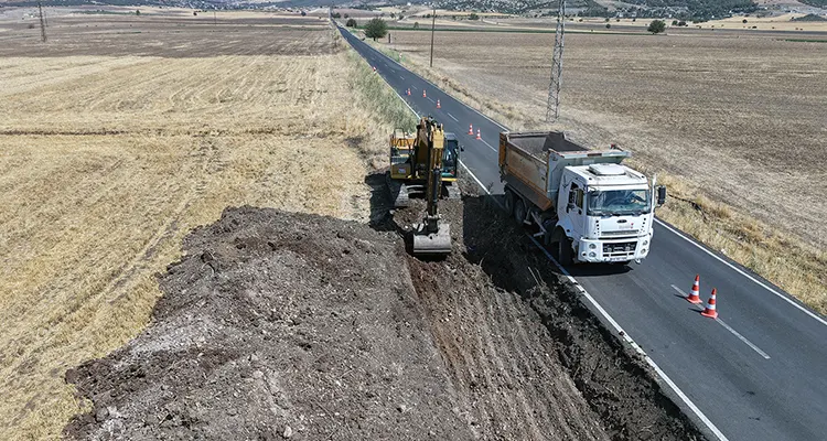 Kahramanmaraş Büyükşehir Belediyesi, şehir genelinde ulaşım altyapısını güçlendirmeye yönelik çalışmalarına