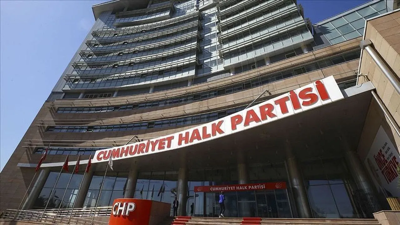 chp istanbul il yonetimi gorevden alindi kongre iptal edildi