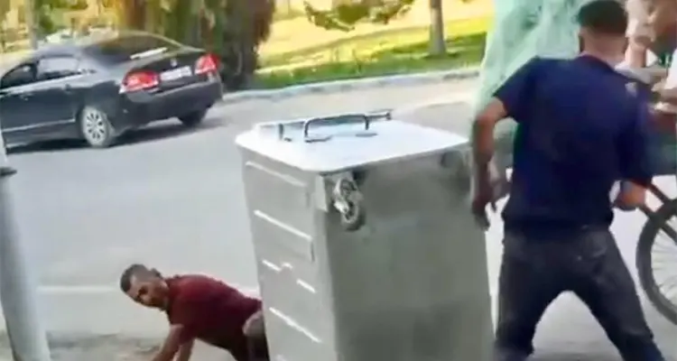 Edinilen bilgiye göre; Elbistan ilçesinde geçimini çöplerden atık kağıt plastik