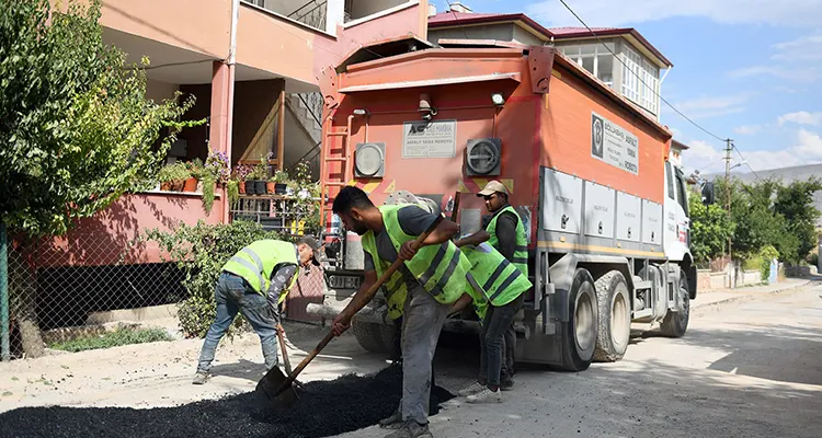 KASKİ Genel Müdürlüğü, şehir merkezinin yanı sıra tüm ilçelerde eş