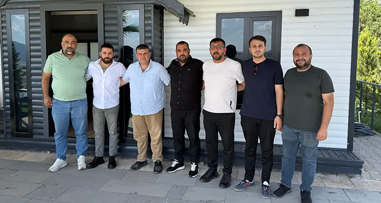 Tribün Lideri Ali Erbilir ile Gazeteci Lokman Başçı Barıştı BlueLand Yönetim Kurulu Başkanı sevilen iş insanı Mesut Şahinkanat, edeler
