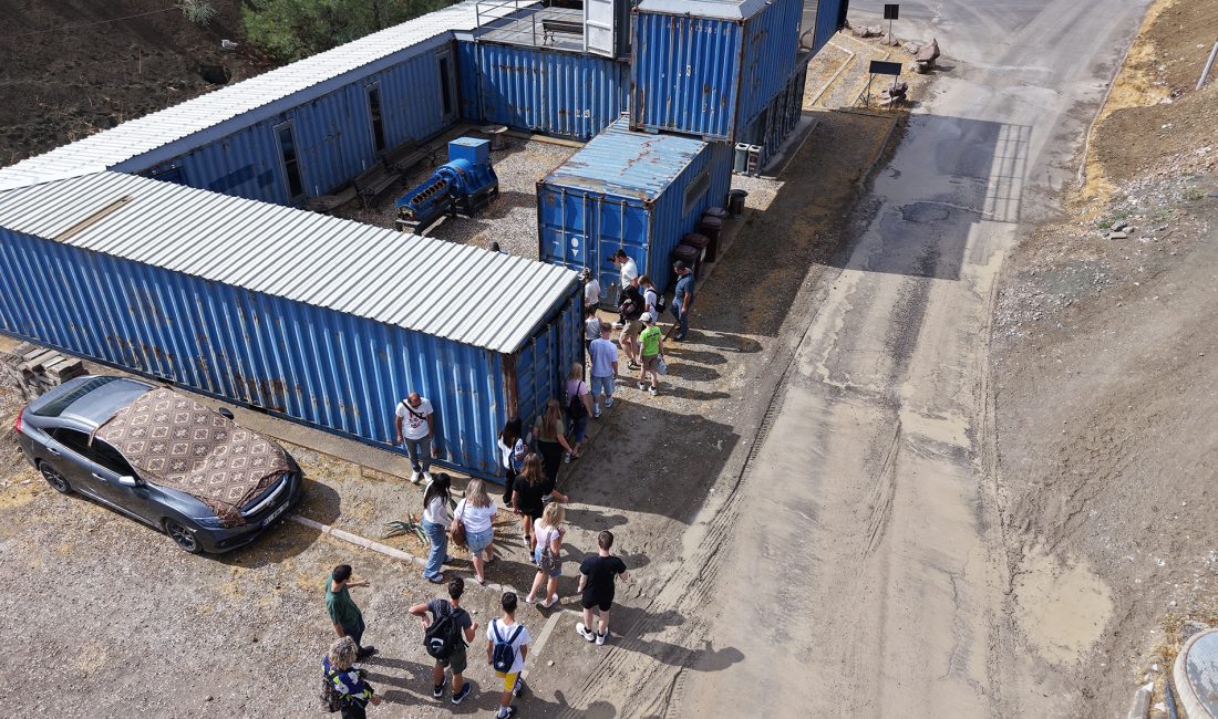 Büyükşehir’in Çevreci Yatırımları Yurt Dışından Gelen Misafirlerin Takdirini Kazandı Çevre Koruma ve Sıfır Atık Dairesi Başkanlığı ekipleri tarafından gerçekleştirilen