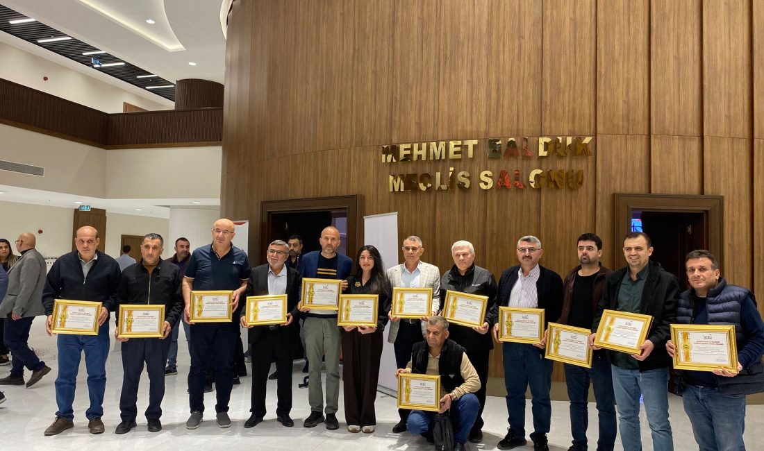 Maraş Bakır El İşlemesi Tescillendi: Esnaflar Belgelerini Aldı Maraş Bakır El İşlemesi, sadece bir el sanatı değil; bu