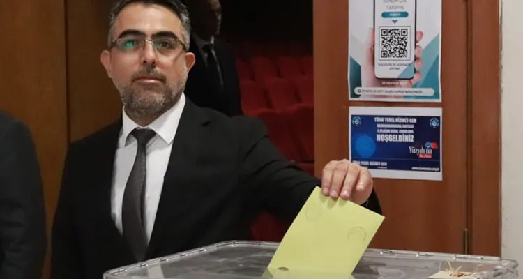Başkan Mehmet Çağlar Engin, güven tazeledi Genel kurulun ardından teşekkür konuşması yapan Şube Başkanı Mehmet Çağlar