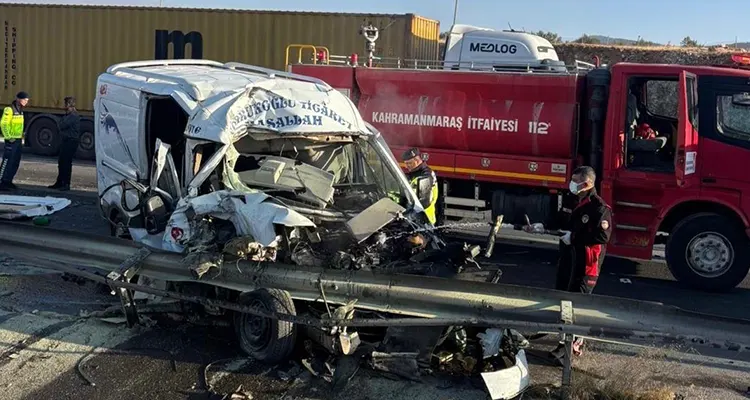 Kahramanmaraş’ta feci kaza: 1 Ölü, 1 Yaralı İhbar üzerine olay yerine sağlık, polis ve itfaiye ekipleri sevk