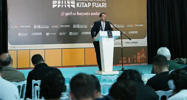AYM Üyesi Kenan Yaşar, Kitap Fuarı’nda Hukuk ve Edebiyat İlişkisini Ele Aldı Açıldığı günden bu yana büyük bir ilgiyle devam eden 10.