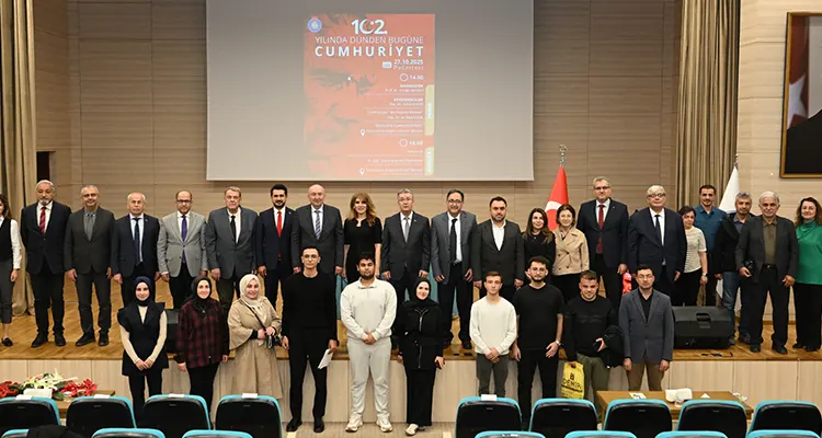 KSÜ’de “Dünden Bugüne Cumhuriyet” Paneli Yoğun Katılımla Gerçekleşti Kahramanmaraş Sütçü İmam Üniversitesi’nde (KSÜ) Cumhuriyetimizin 102. yılı büyük bir