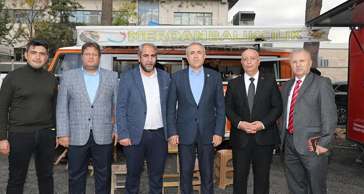 Merdan Balıkçılık, KİÜ Oryantasyon Günleri’nde Yer Aldı Standı ziyaret edenler arasında Milletvekilimiz Sayın İrfan Karaturtlu, Rektör Prof.