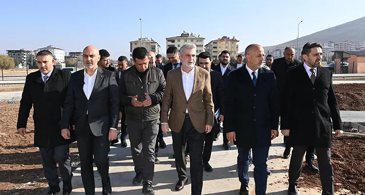 Kahramanmaraş Büyükşehir Belediye Başkanı Fırat Görgel, Afşin Millet Bahçesi’nde yürütülen