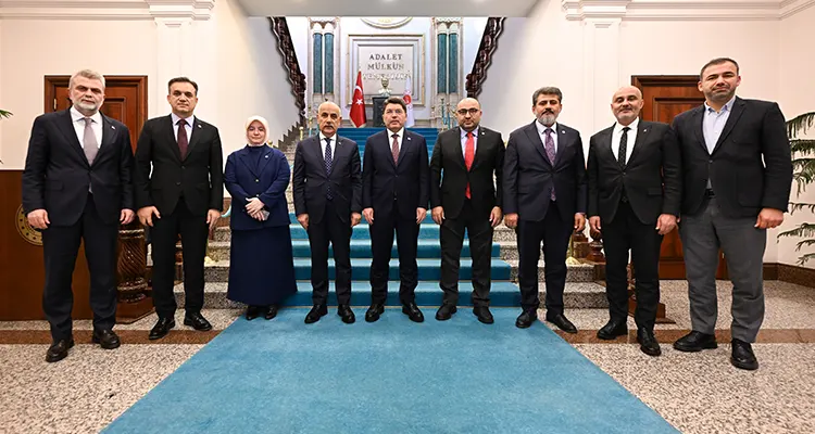 Başkan Fırat Görgel: “Şehrimizin Her Alanda Güçlenmesi İçin Yoğun Mesai Harcıyoruz” Başkan Fırat Görgel, AK Parti Kahramanmaraş heyetiyle birlikte Adalet Bakanı