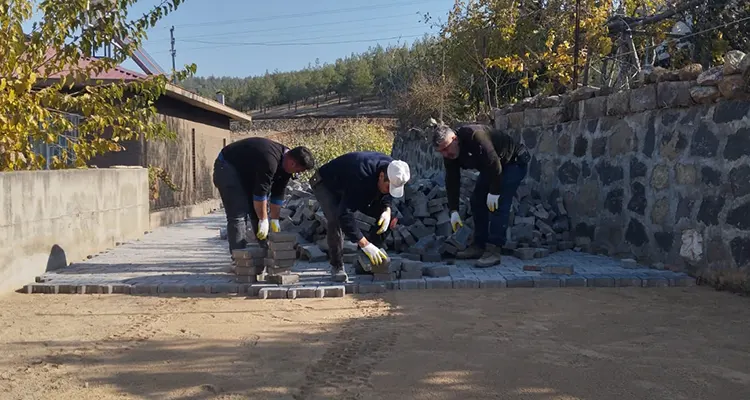 Dulkadiroğlu Belediyesi Fen İşleri Müdürlüğü ekipleri, Çokyaşar Mahallesi Dede Ömer